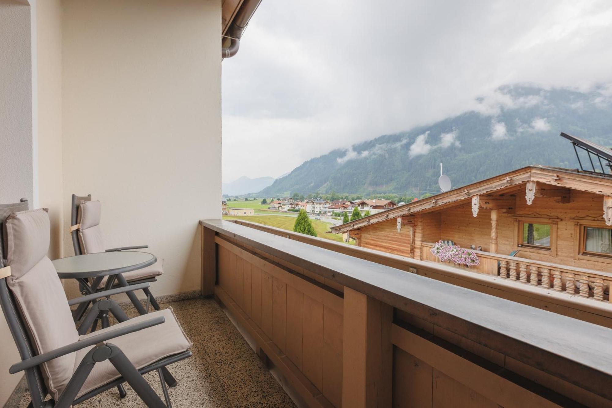 Hin&Weg Das Aparthotel Ried im Zillertal Exterior foto